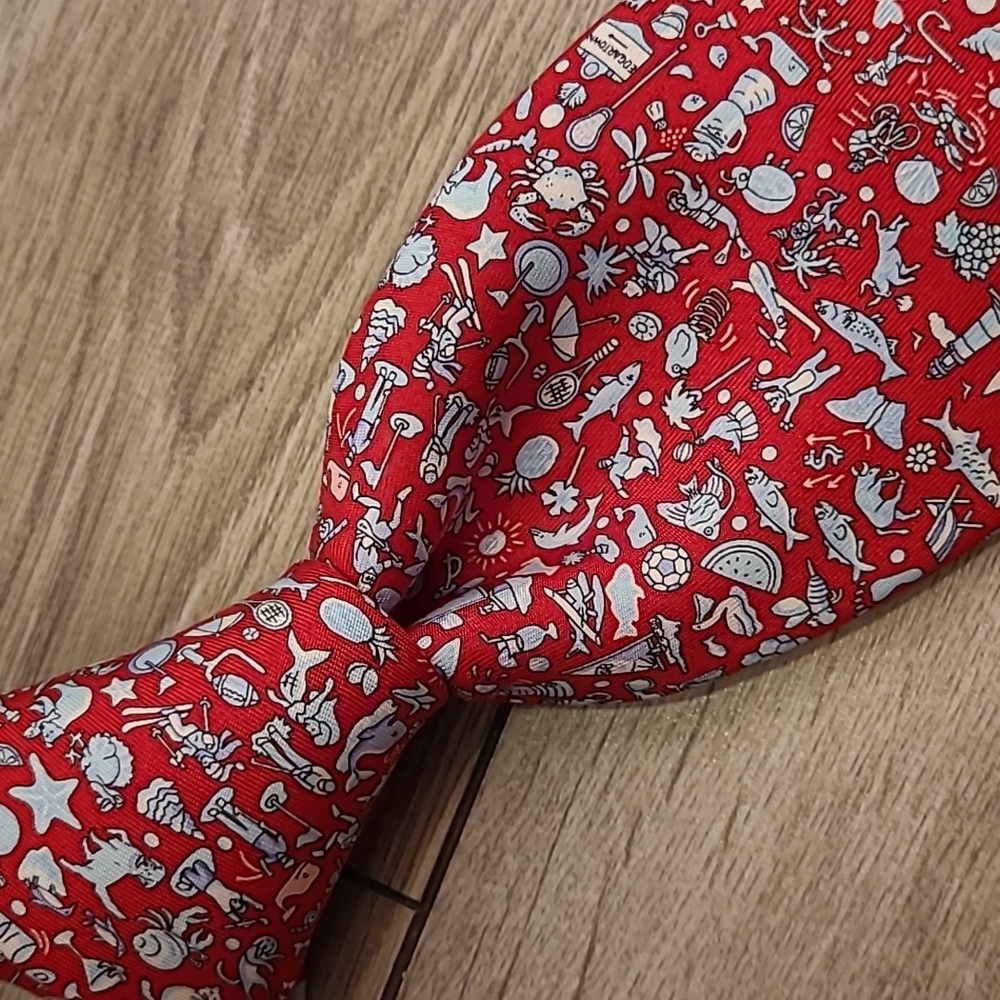 VINEYARD VINES‎ Red Whimsical Patterns 10th Year Anniversary Mens Silk Tie NEW